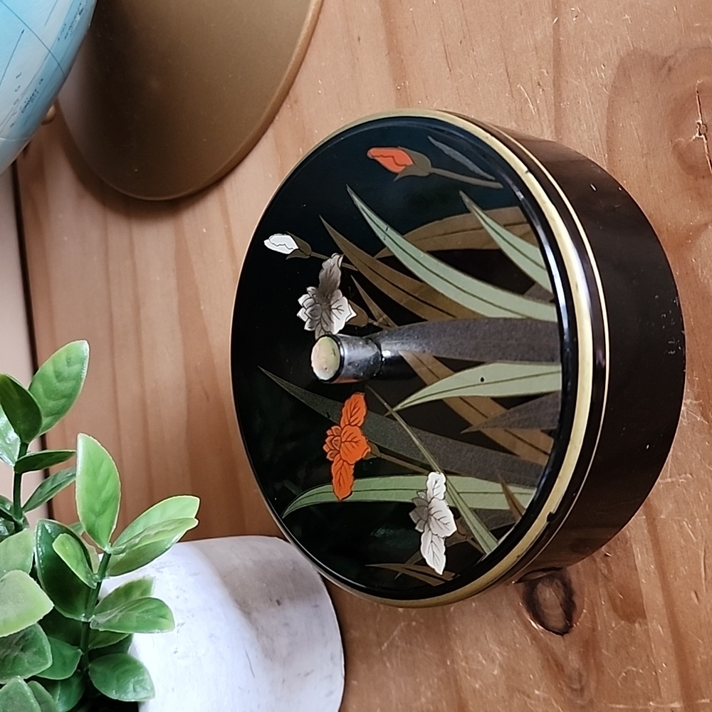Vintage Otagiri trinket box
